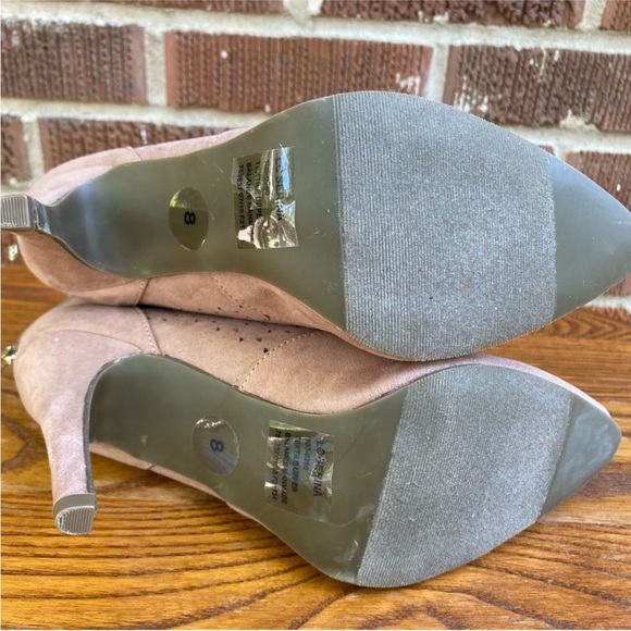 Liz Claiborne Serina Perforated Rose Pink Stiletto Ankle Booties Size 8 - Picture 3 of 7